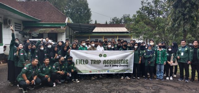 Prodi Agribisnis Bersama HIMAGRI Laksanakan Field Trip ke Batang dan Semarang